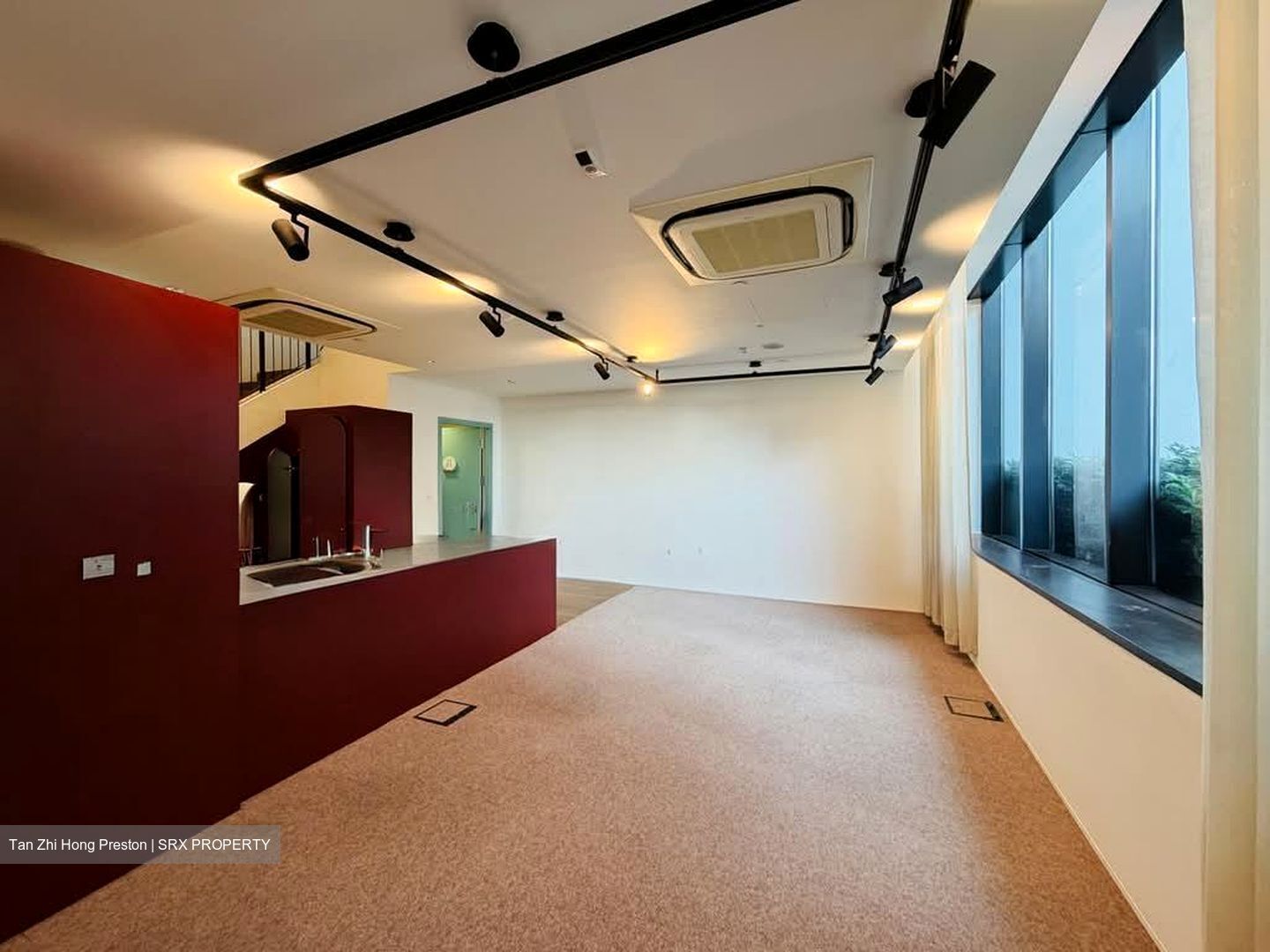 Tahir Building (D1), Office #577720311